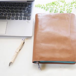 ノートカバー式クラッチバッグ リブレタ Libreta キャメル ターコイズブルー Etonne エトネ 公式サイト 上質な革で仕立てる スペイン製手作り革製品