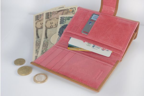 二つ折り財布キャメルとピンクのツートンカラー　スペイン製　イタリアンレザーの手作り革製品