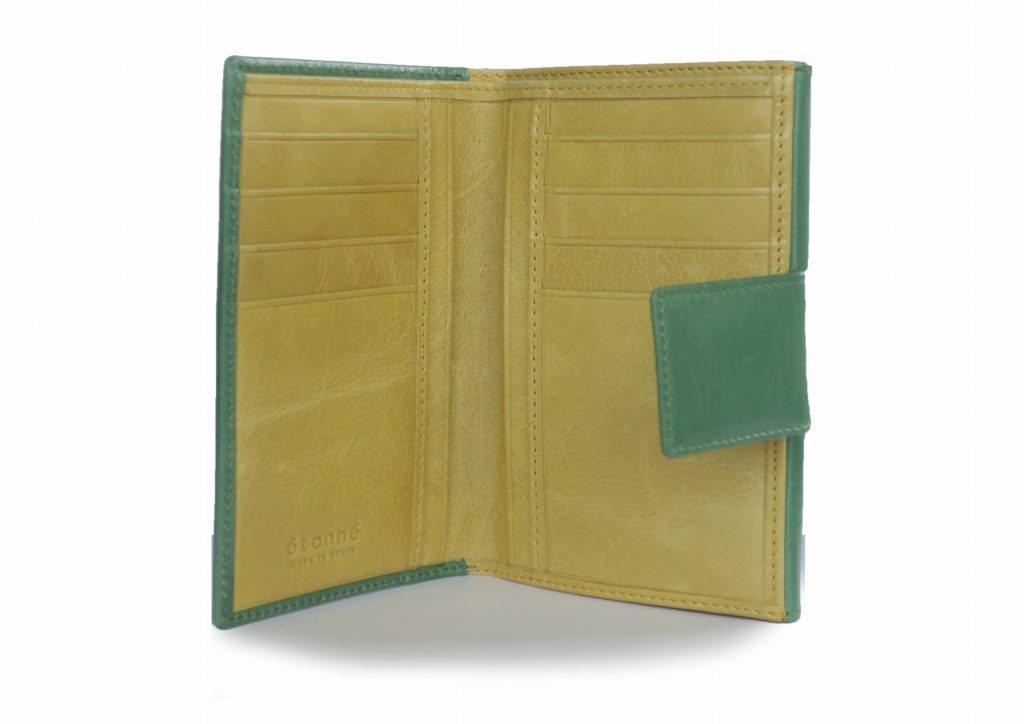 二つ折り財布　緑と黄色のツートンカラー　スペイン製　イタリアンレザーの手作り革製品